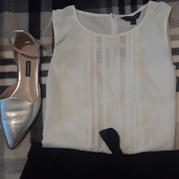 4 Inch, Straight fit through hip and beautiful - Picture 2 of 8